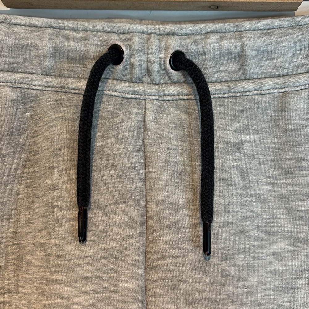 NIKE Unisex Kids Tech Fleece Sweatpants Heathered grey/black size XL - Picture 3 of 12